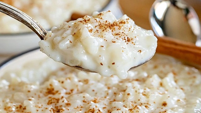 Classic Creamy Rice Pudding Dessert