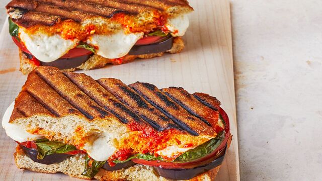 Eggplant Supreme – Fresh & Flavorful Veggie Sandwich
