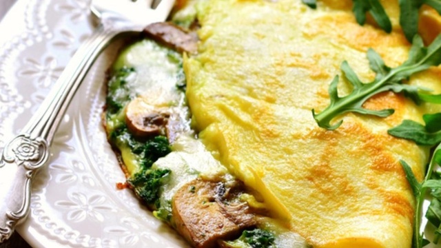 Healthy Omelette with Melon & Grapes