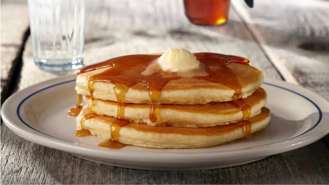 Short Stack Pancakes – Fluffy & Golden Breakfast Stack