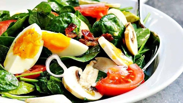 Classic Spinach Salad – Fresh & Healthy Green Salad