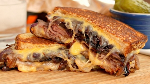 The Sputnik – Signature Fresh & Flavorful Sandwich